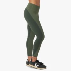 The Bayview Legging | Thyme Colorblock 11 The Bayview Legging | Thyme Colorblock -Fair Harbor Shop F22 BAYVIEWLEGGING GREEN ON FIG 0094 ae735f53 b515 4636 b45a 2b6326038e8d